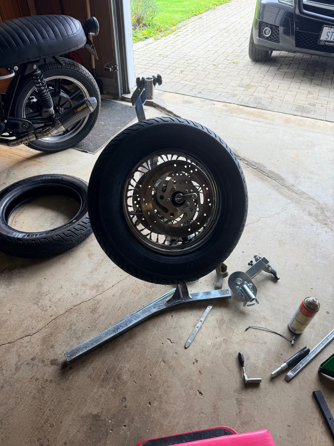 Customer photo review of Rabaconda Street Bike Tire Changer