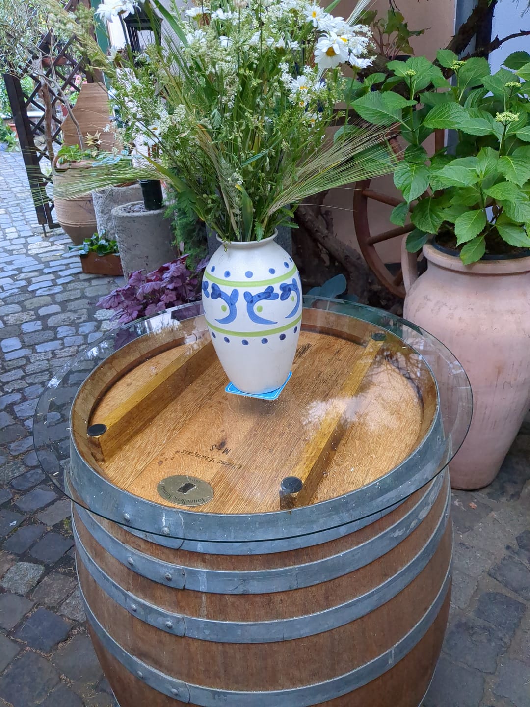Customer photo review of Glasplatte Tisch Sicherheitsglas für Esstisch, Gartentisch, Weinfass - Rund