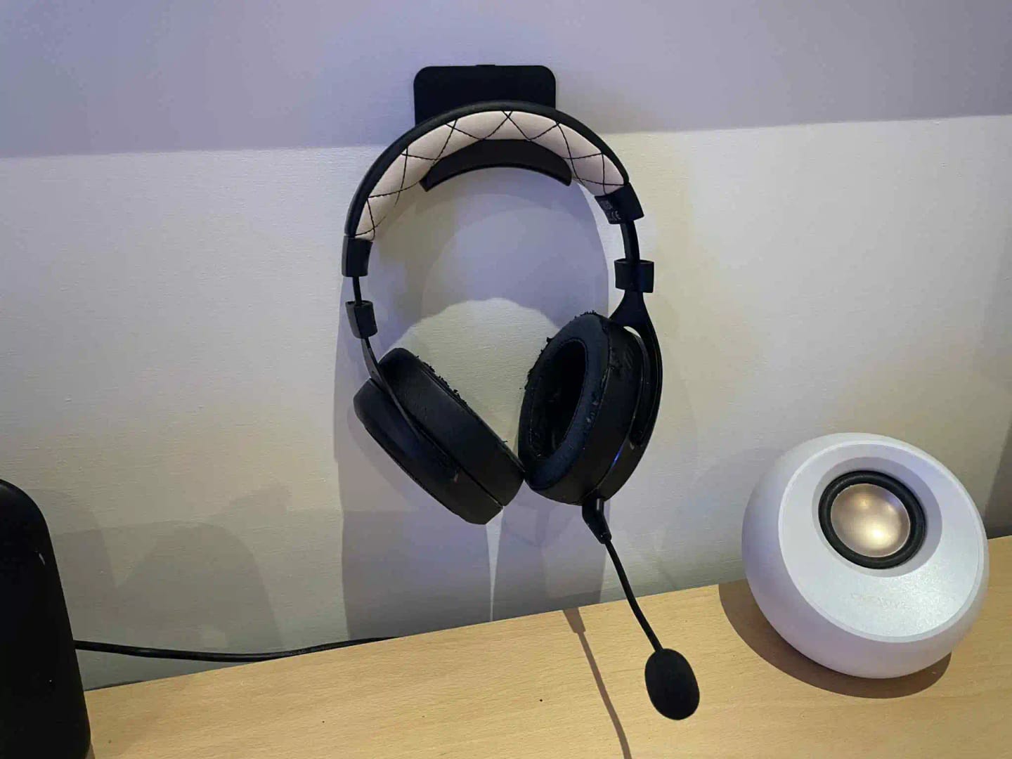 Customer photo review of Universal Headphone Stand – Under-Desk Headset Hanger