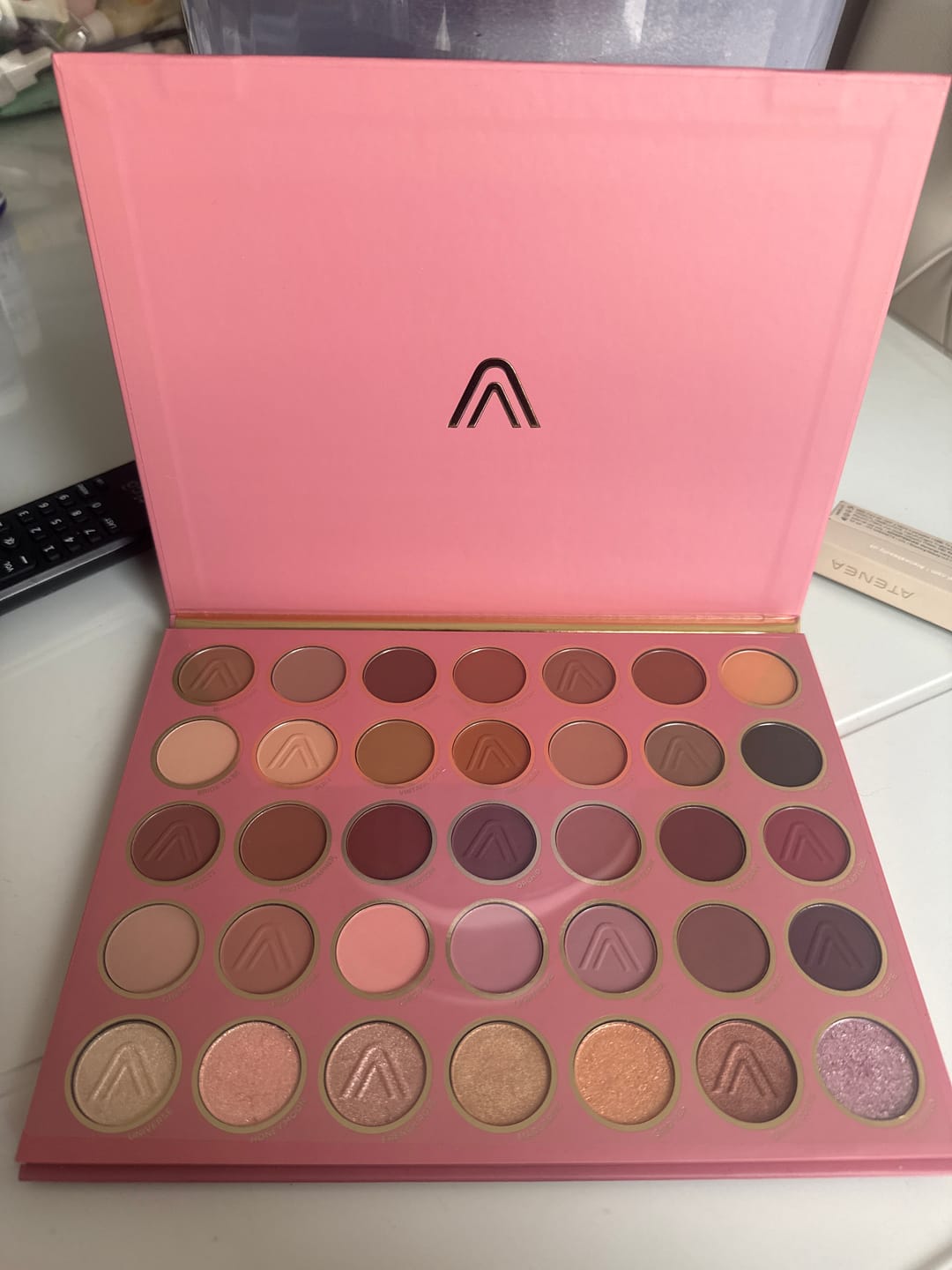 Customer photo review of PALETA DE SOMBRAS CLASSIC MAKEUP EXPERT
