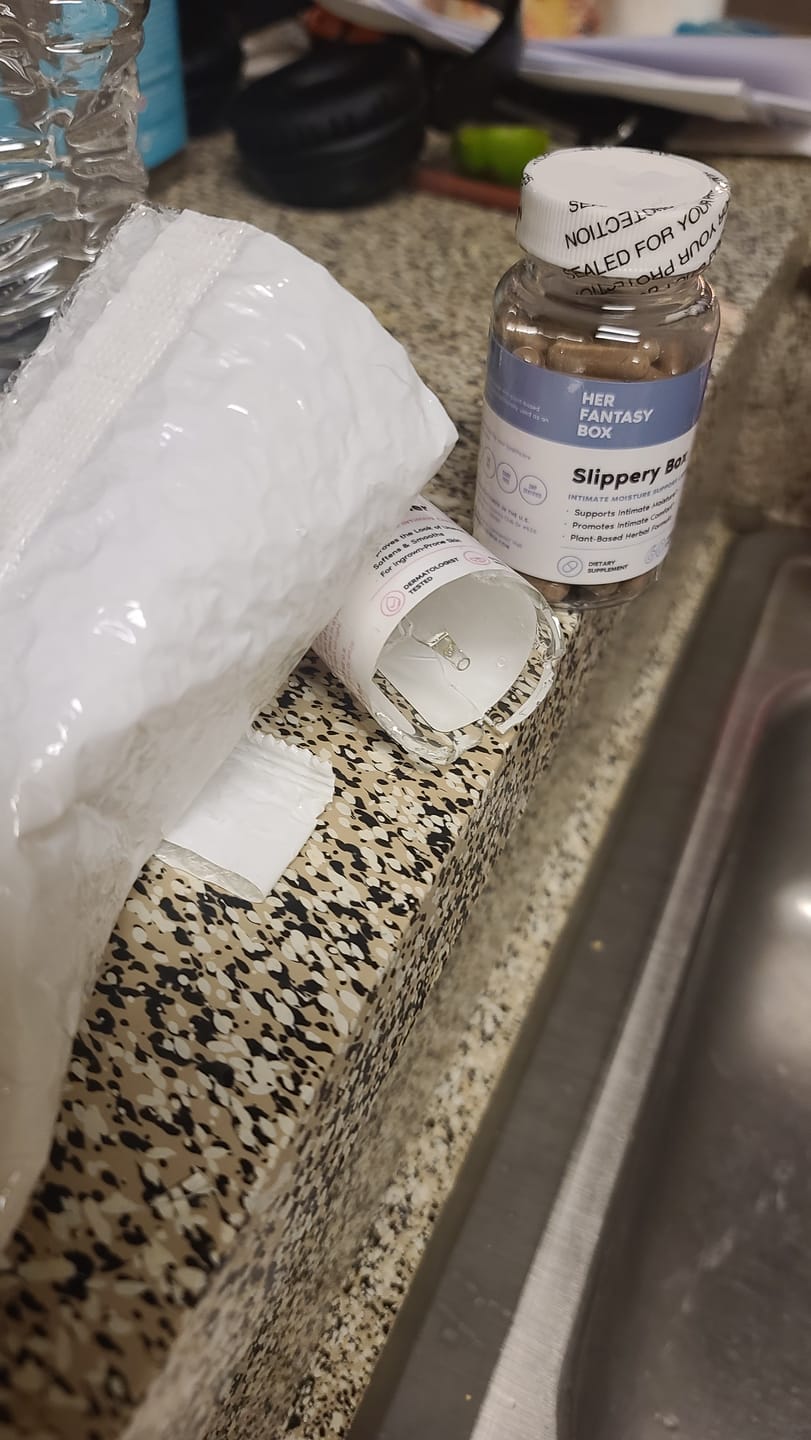 Customer photo review of Slippery Box - Extra Moisture Support Capsules