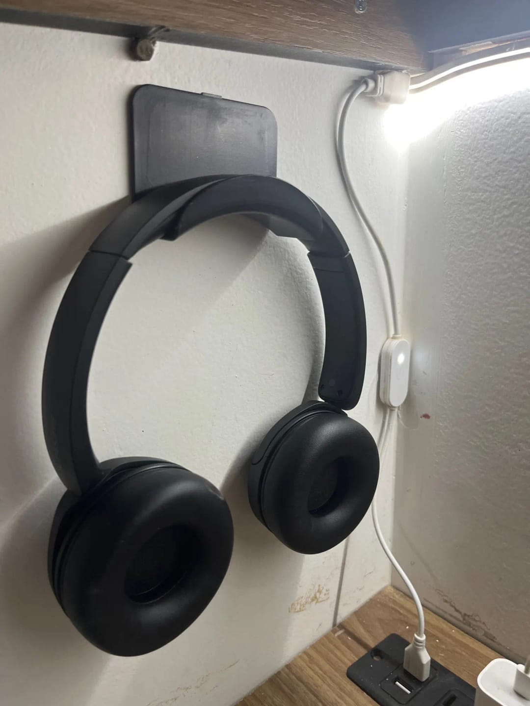 Customer photo review of Universal Headphone Stand – Under-Desk Headset Hanger