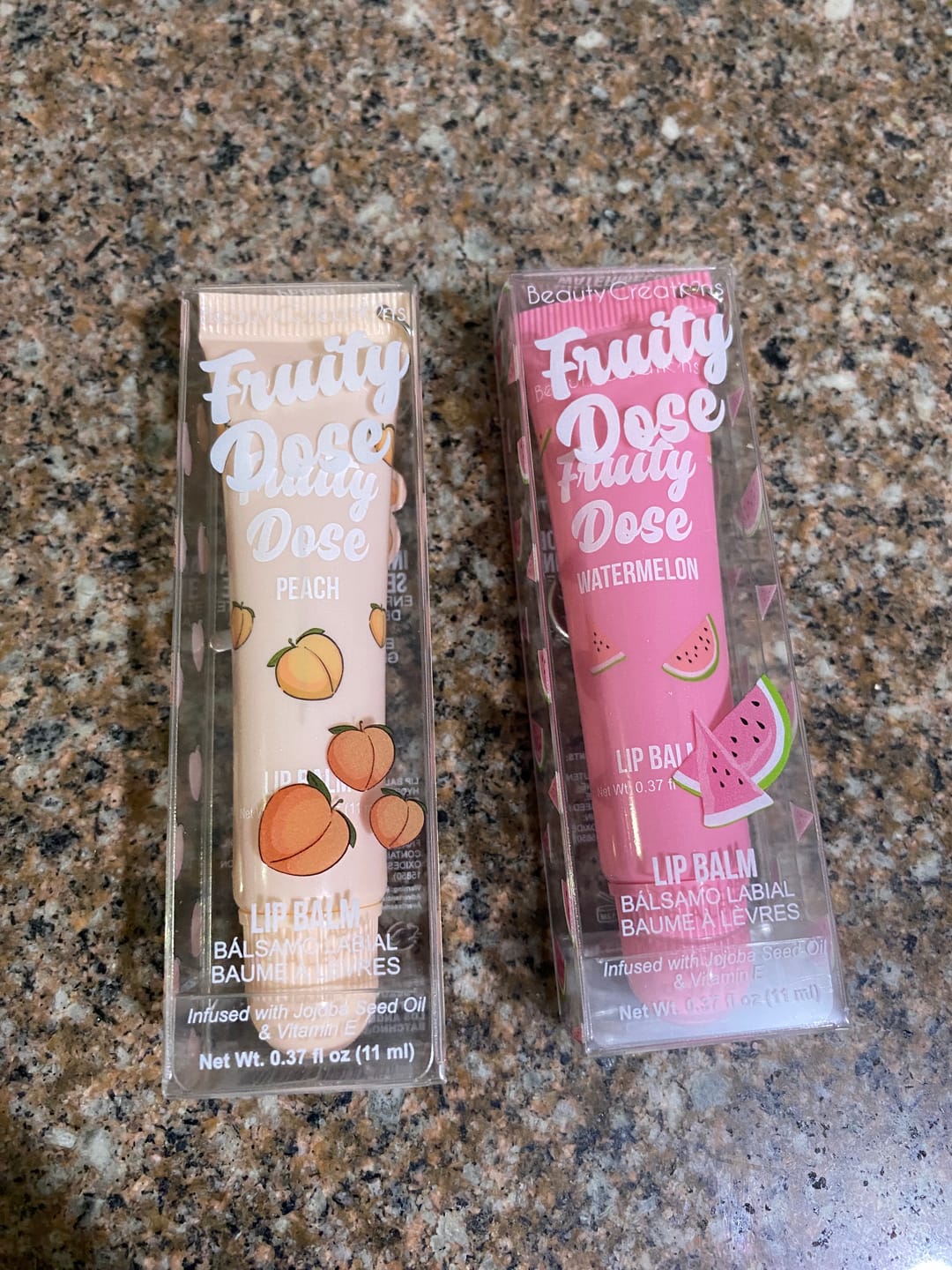 Customer photo review of Bálsamo Labial Fruity Dose Surtido Beauty Creations - Venta al por Mayor 12 Unidades (FDLB-ASS)