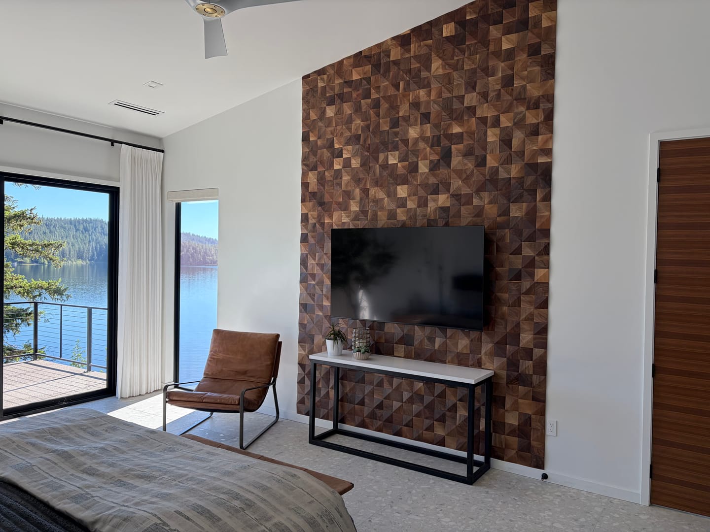 Customer photo review of Natural Walnut 3D Diamond Panels