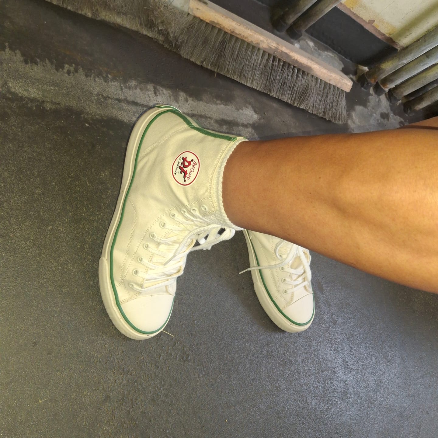 Customer photo review of All-American Bob Cousy High-Top Off-White/Green
