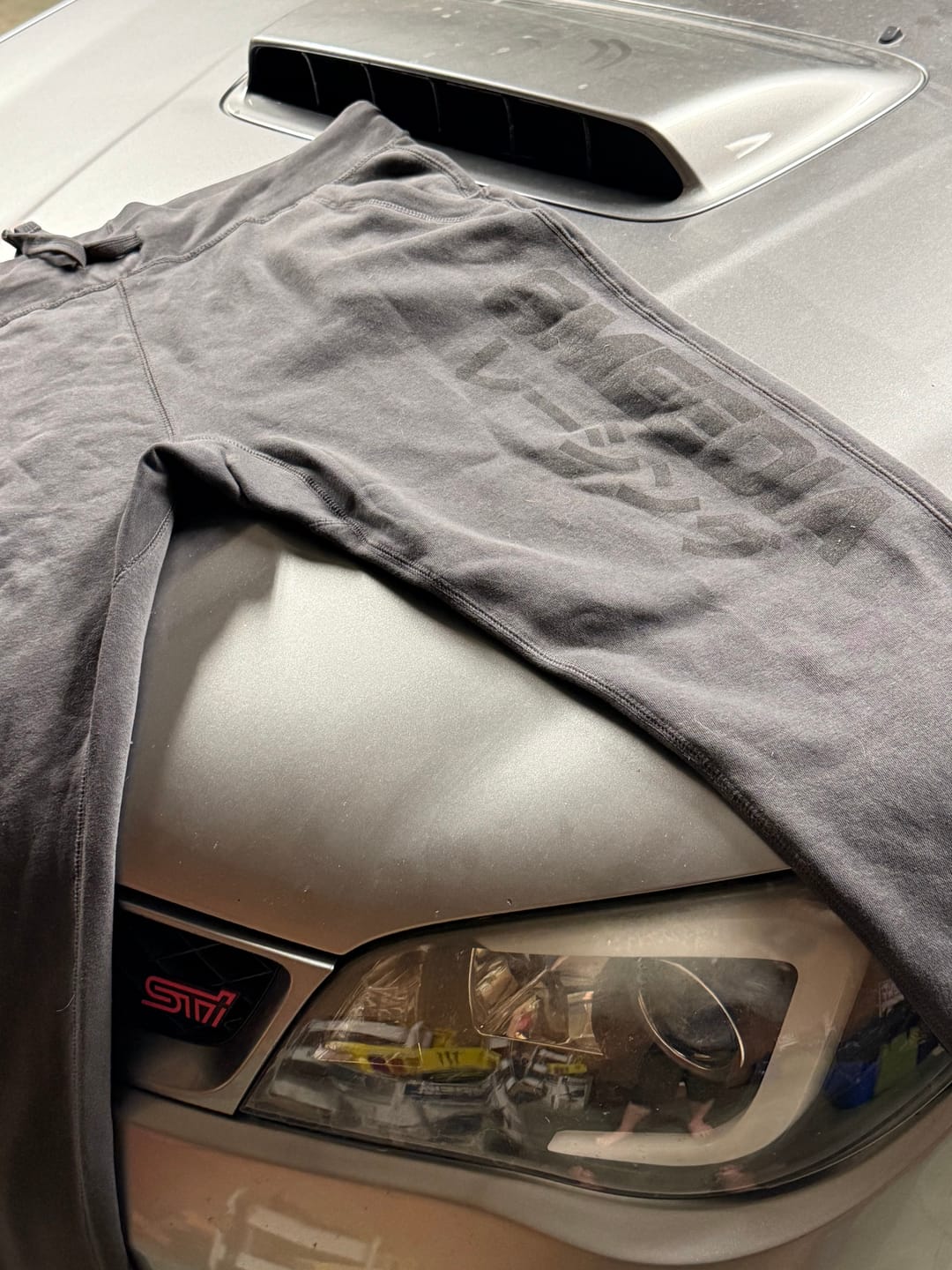 Customer photo review of Smeedia Racing Jogger- Dark Grey