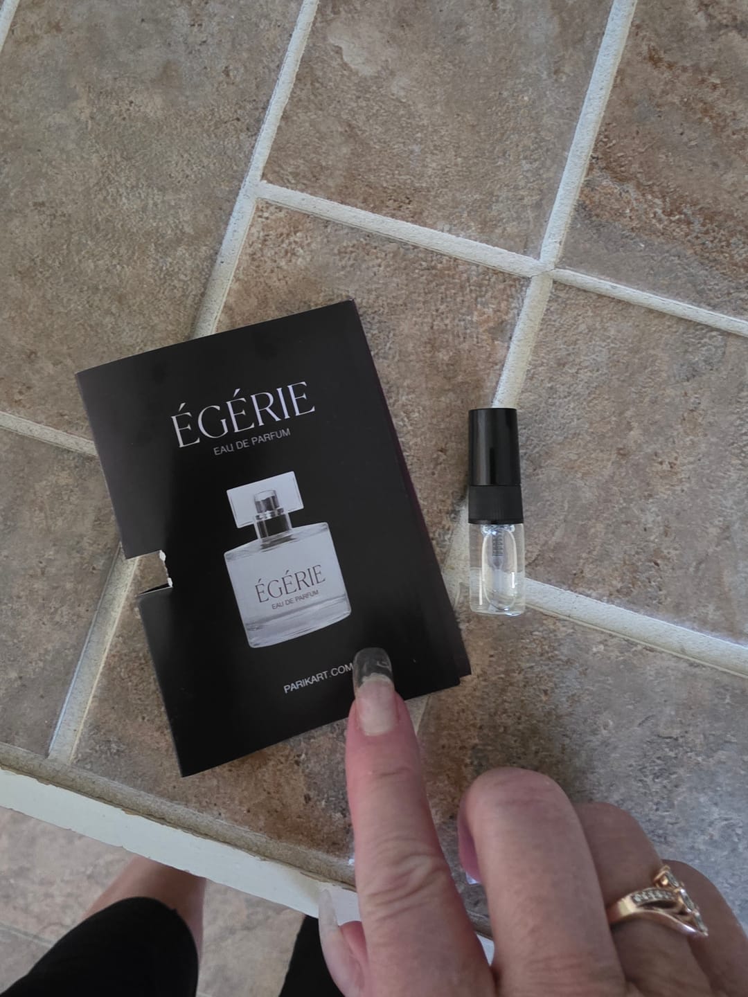 Customer photo review of L'Eau de parfum Égérie - 50 sprays format découverte