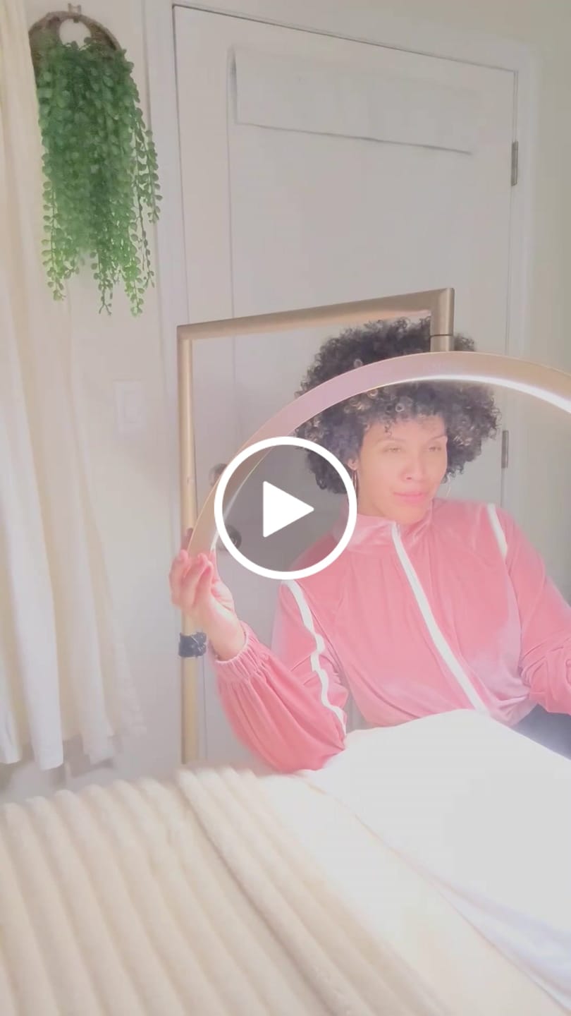 Customer video review of The CosmoGlo Light