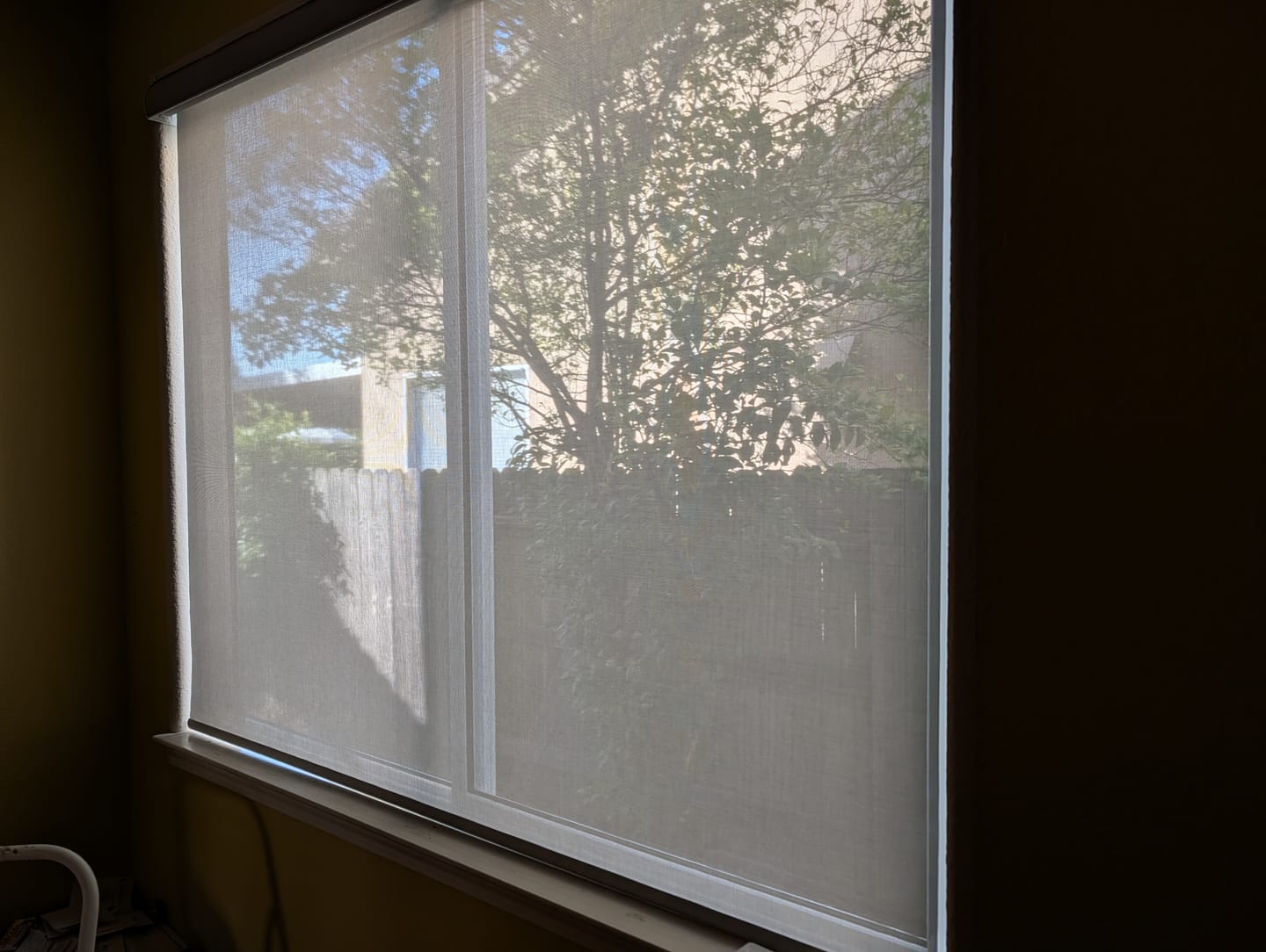 Customer photo review of SmartWings Motorized Light Filtering Solar Shades 1%/3%/5% Openness Aventus