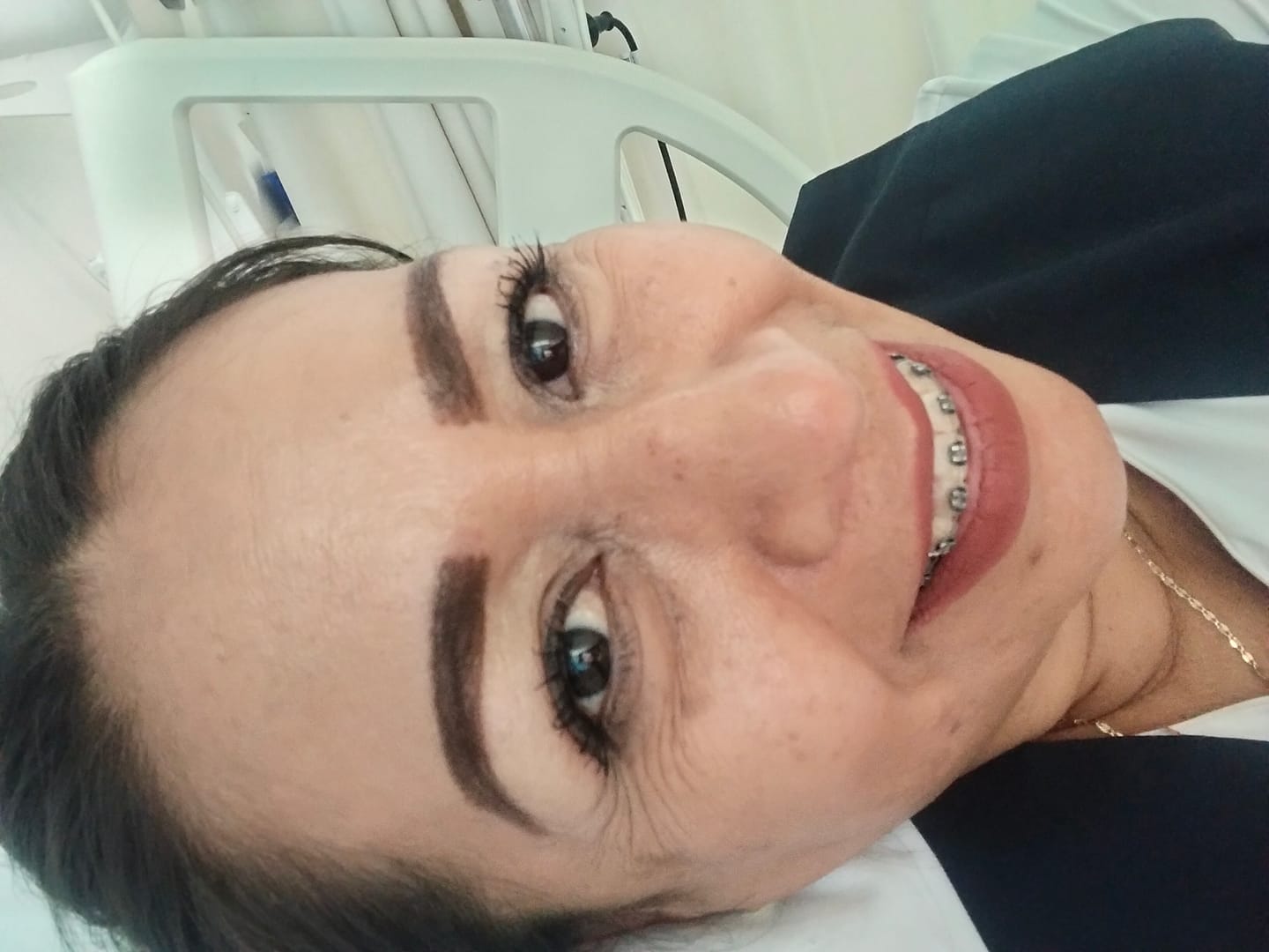 Customer photo review of Suero para pestañas y cejas