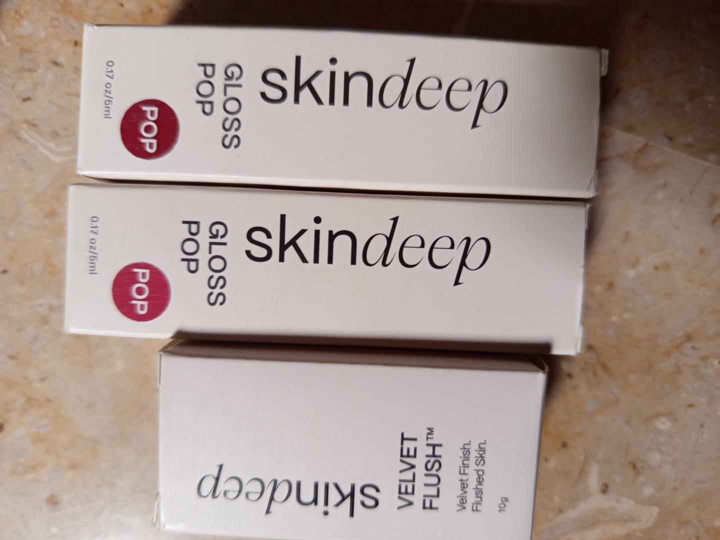 Customer photo review of Gloss POP™ - High-Shine Lip Gloss