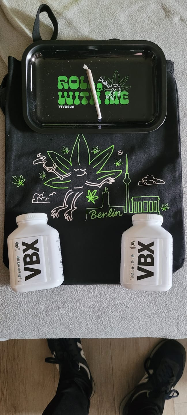 Customer photo review of Premium Pulverdünger | VBX + SHINE für Erde & Hydro