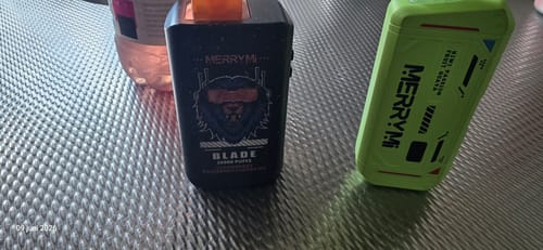 Customer photo review of Merry-Mi - Blade 30K - Puff Jetable / Vape Disposable - 5% nicotine