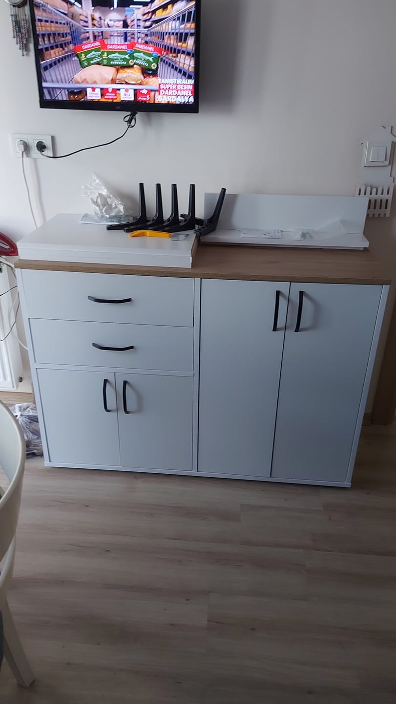 Customer photo review of Rani JE210 Kahve Köşesi Çok Amaçlı Dolap 4 Kapaklı 2 Çekmeceli Kiler Mutfak Dolabı Beyaz - Sepet Ceviz