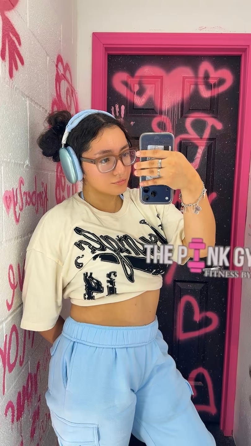 Customer photo review of 4182 - Distressed Script Tees