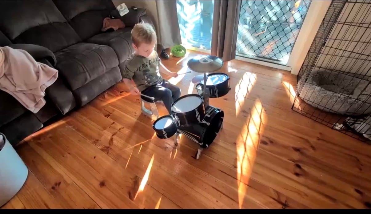 Customer photo review of Tempo Gear Toy Drum Kit