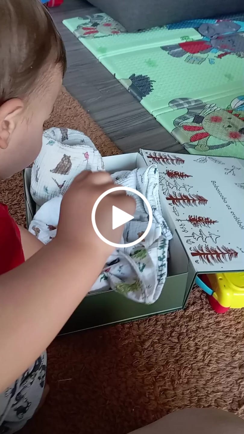 Customer video review of Muszlin babakendő - Kalandok a Mátrában