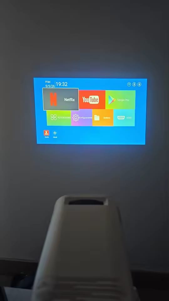 Customer photo review of 4K Smart Mini-Projektor – WiFi6 Android Heim & Outdoor