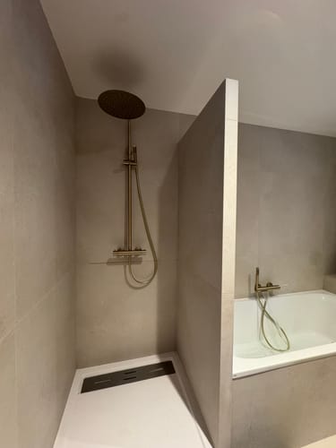 Customer photo review of Colonne de Douche Thermostatique Or Brossé