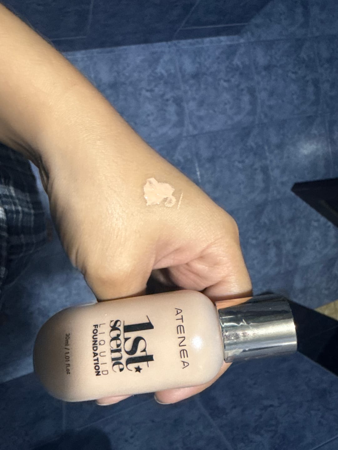 Customer photo review of BASE DE MAQUILLAJE LÍQUIDA 1ST SCENE