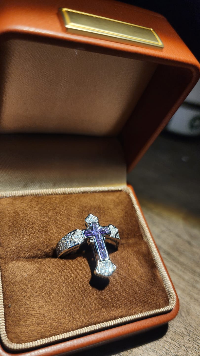 Customer photo review of Christianartworkshop Sacred Ring Gift Box
