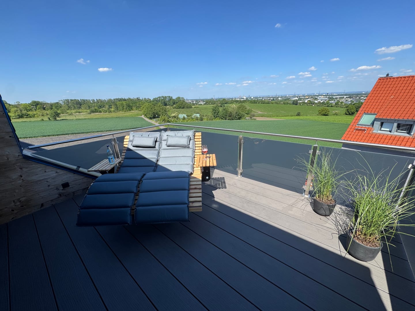 Customer photo review of Armlehne und Ablagetisch für Drehliegen und Waldsofa