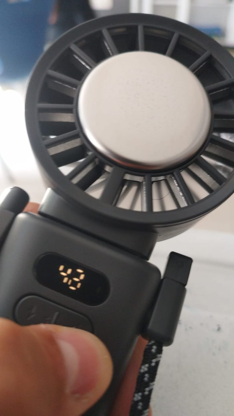 Customer photo review of El Vantilatörü | Peltier Soğutma, 100 Kademe, 3600mAh, 8300 RPM, USB-C, Askılı, Beyaz (X6111)