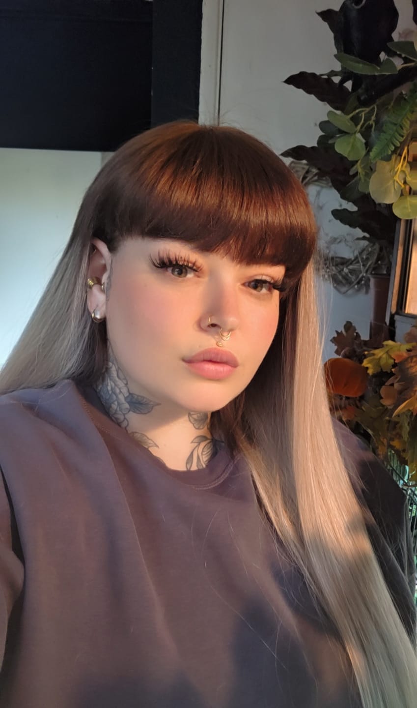 Customer photo review of 26” 210g Tape-In Weft Bio-Protein Fibre Rooted Ash Grey