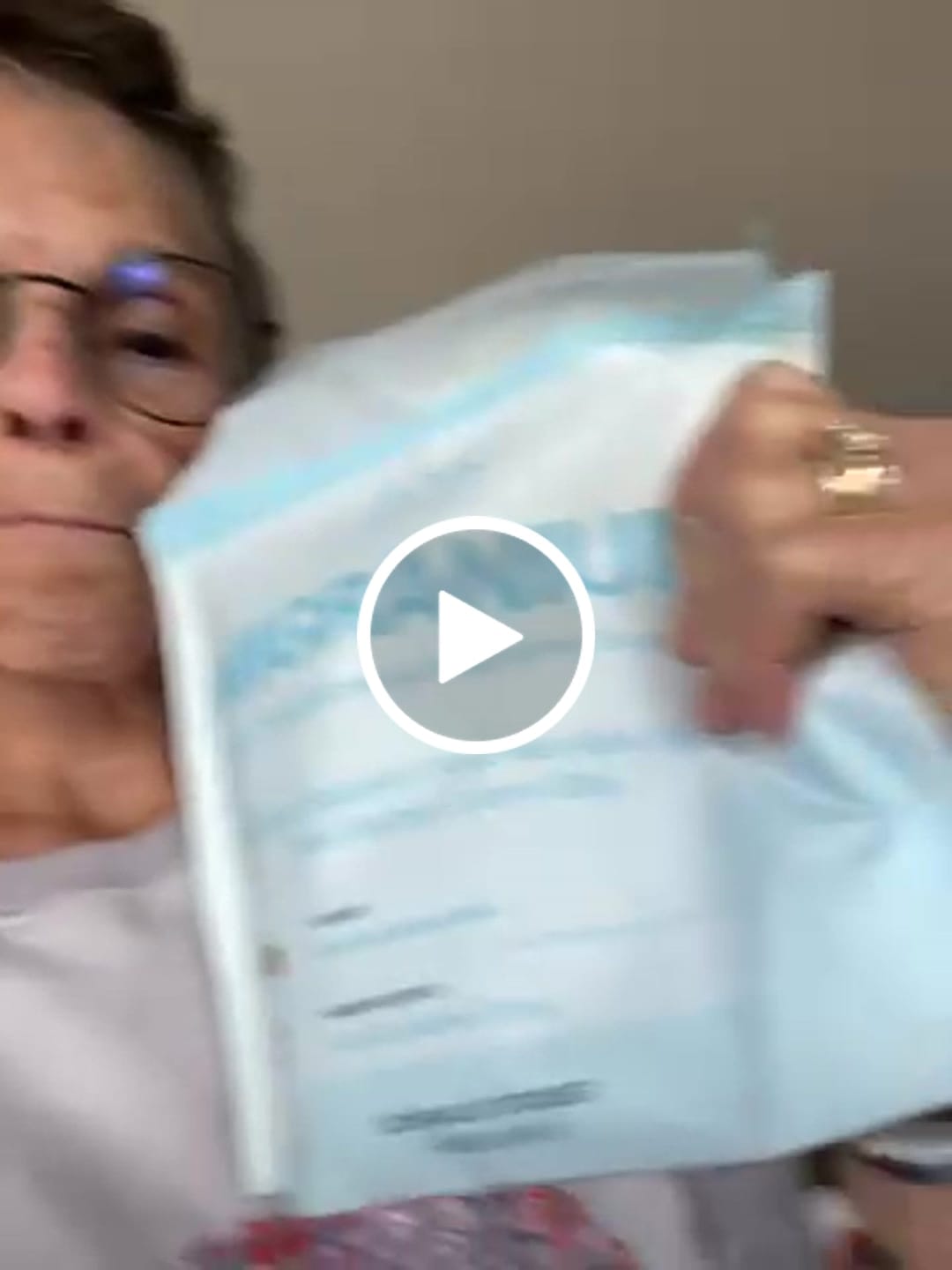 Customer video review of Migranium Daily - World’s 1st Anti-Migraine Super Formula for Headaches + Brain Fog + Stress
