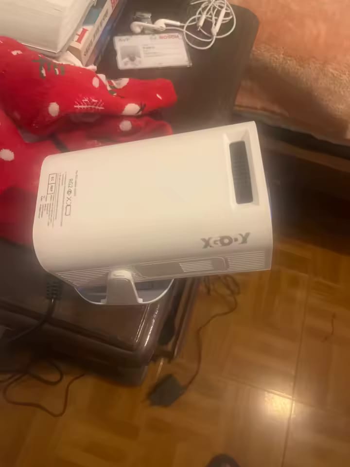 Customer photo review of 4K Smart Mini-Projektor – WiFi6 Android Heim & Outdoor