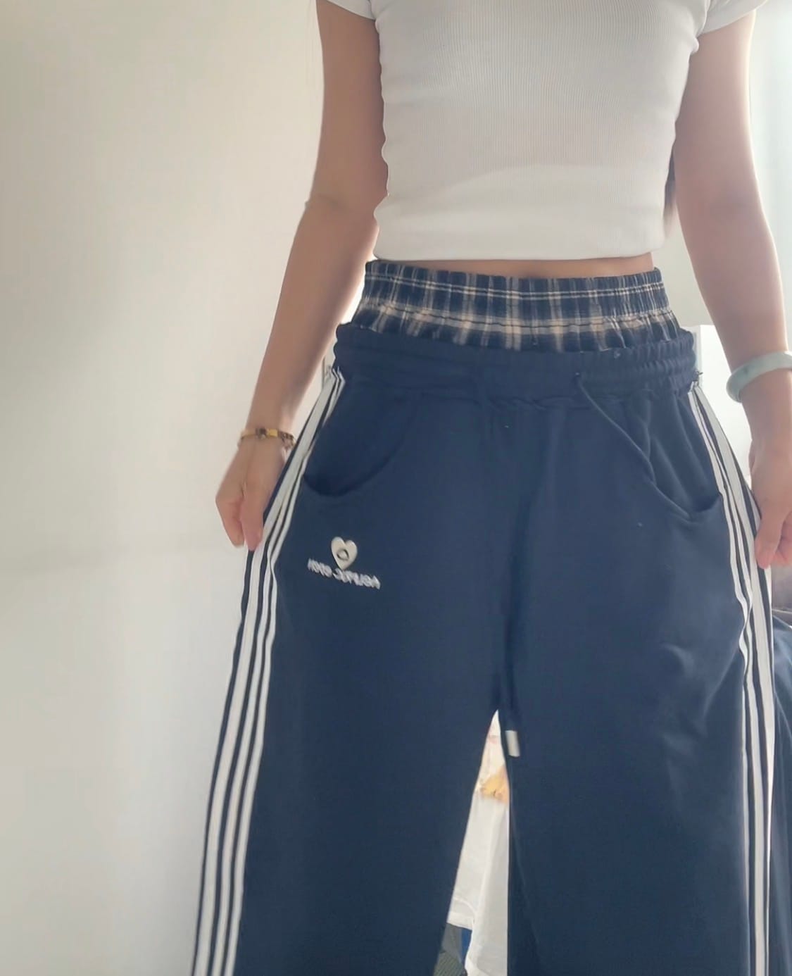 Customer photo review of Aelfric Eden Double Waist Baggy Sweatpants