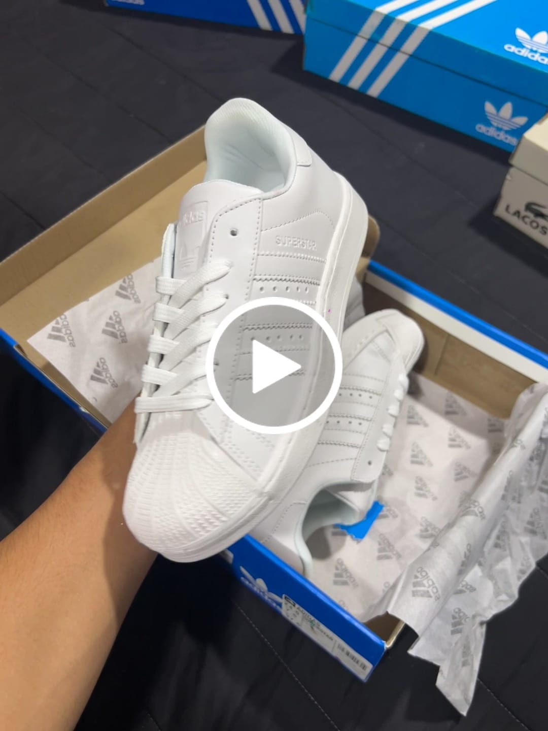 Customer video review of Tenis Concha Blanco Total