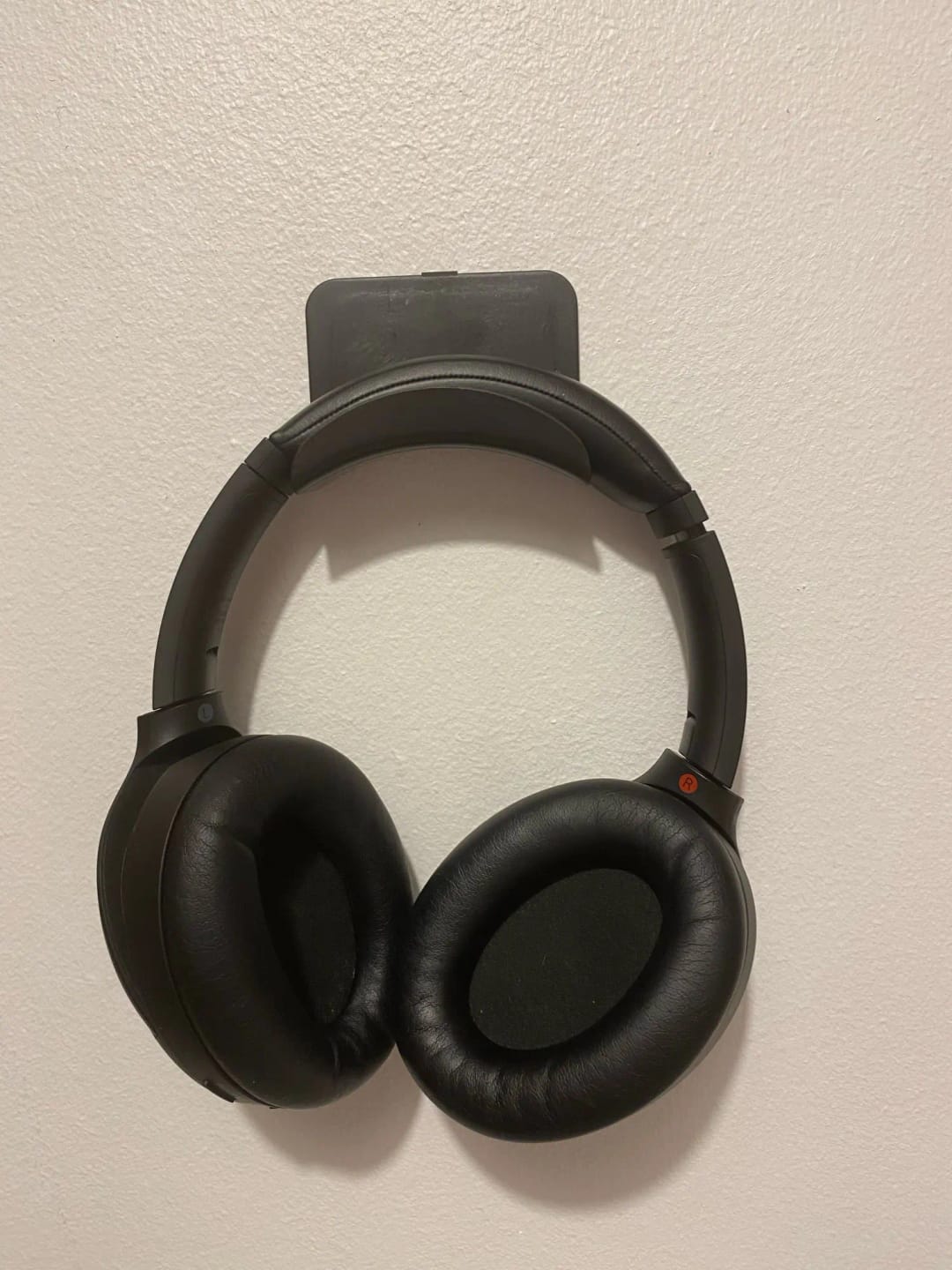 Customer photo review of Universal Headphone Stand – Under-Desk Headset Hanger