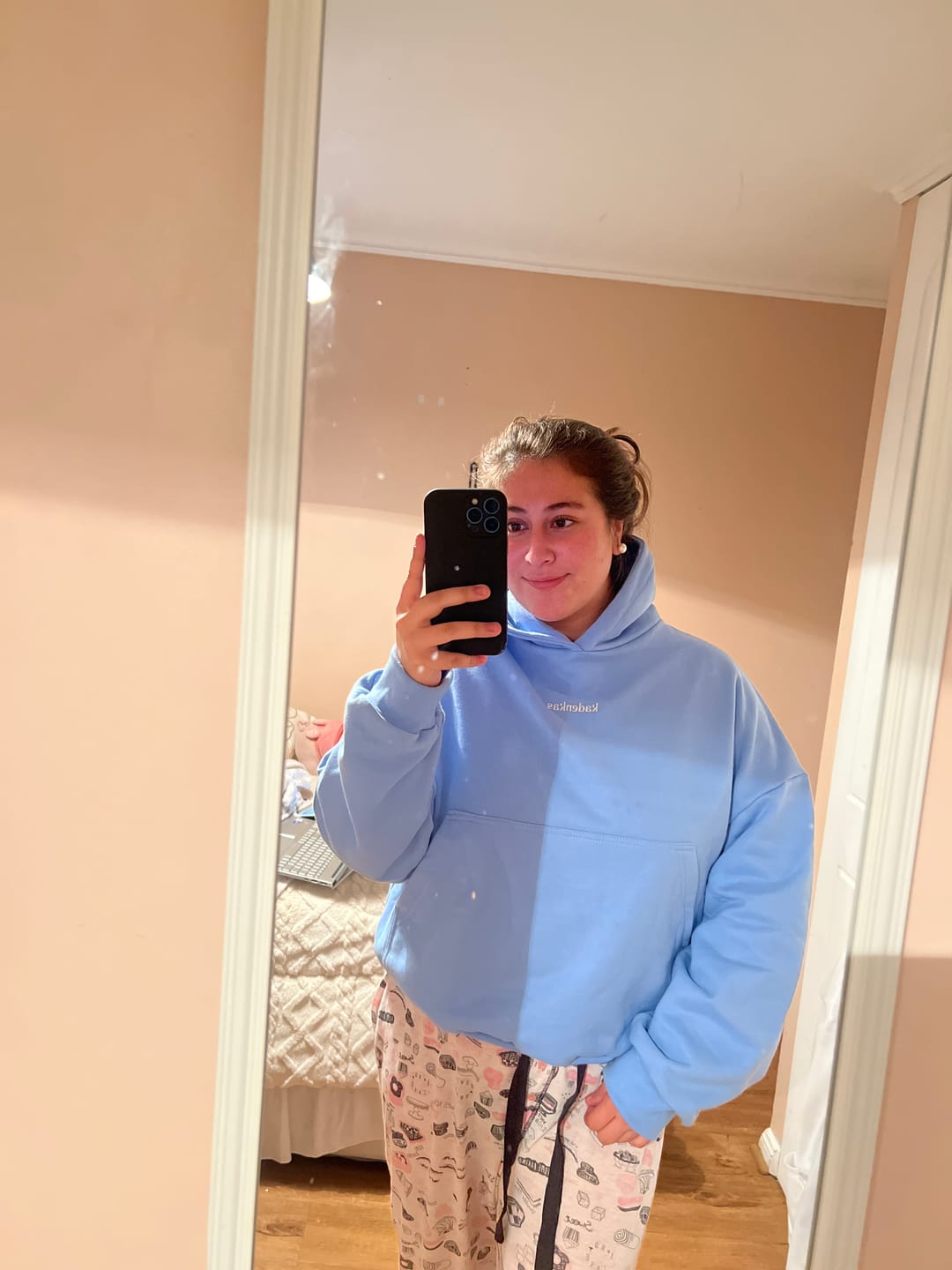 Customer photo review of POLERÓN HOODIE CELESTE - OVERSIZE CON GORRO LOGO Y ESPALDA BORDADO