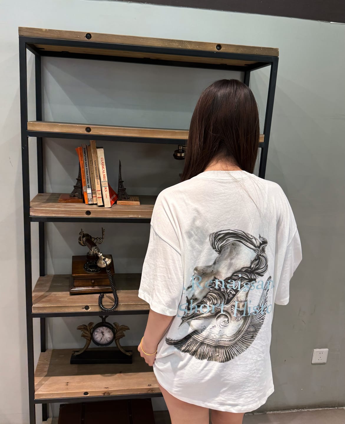 Customer photo review of 0122stepll Renaissance Graphic Oversized T-Shirt
