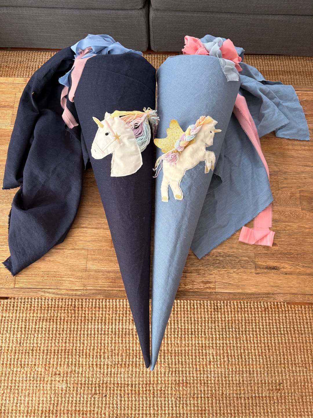 Customer photo review of Applikation Aufnäher Einhorn Kopf mit Trense & Regenbogenmähne aus Wolle