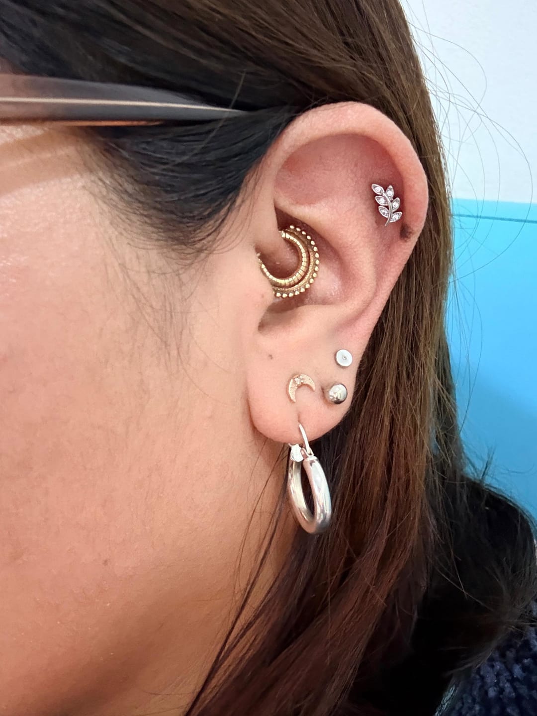 Customer photo review of Piercing Hojita de Laurel Rosca Plana