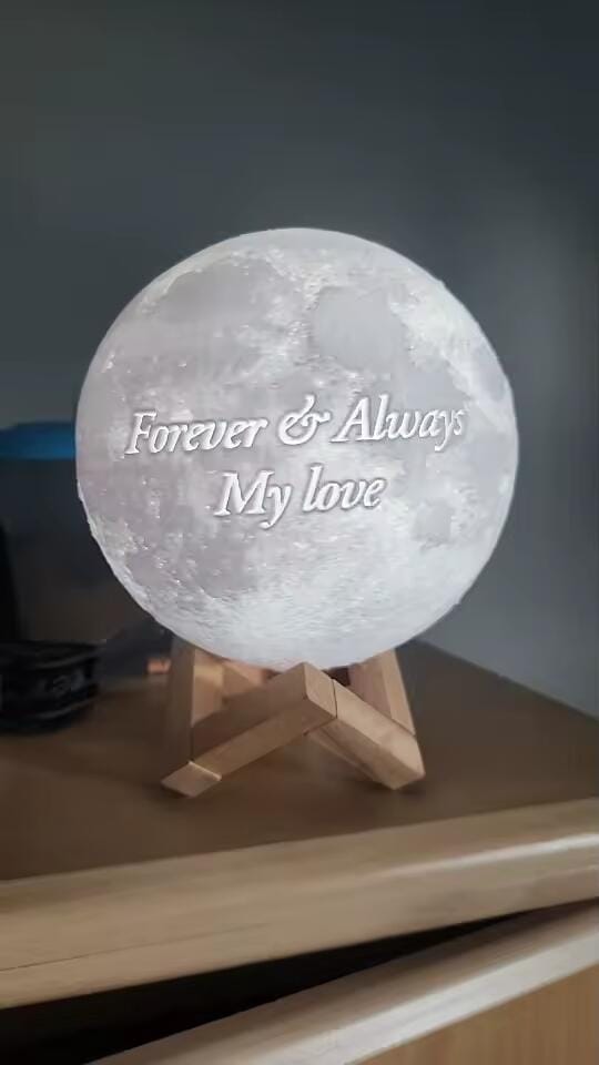 Customer photo review of Lámpara Luna 3D Personalizada