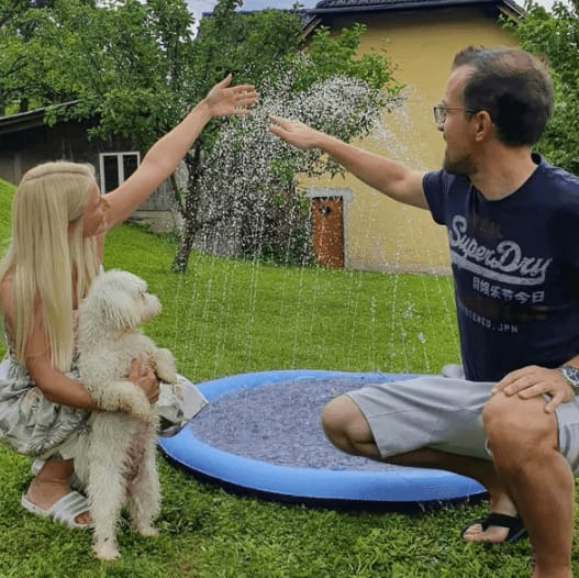 Customer photo review of AquaPlay Cooling Mat – Rafraîchissez votre chien et transformez son été