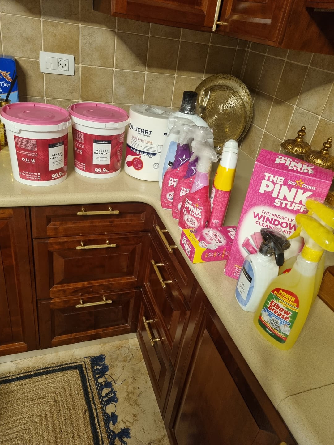 Customer photo review of אבקת הקסם לניקוי אסלות THE PINK STUFF TOILET POWDER