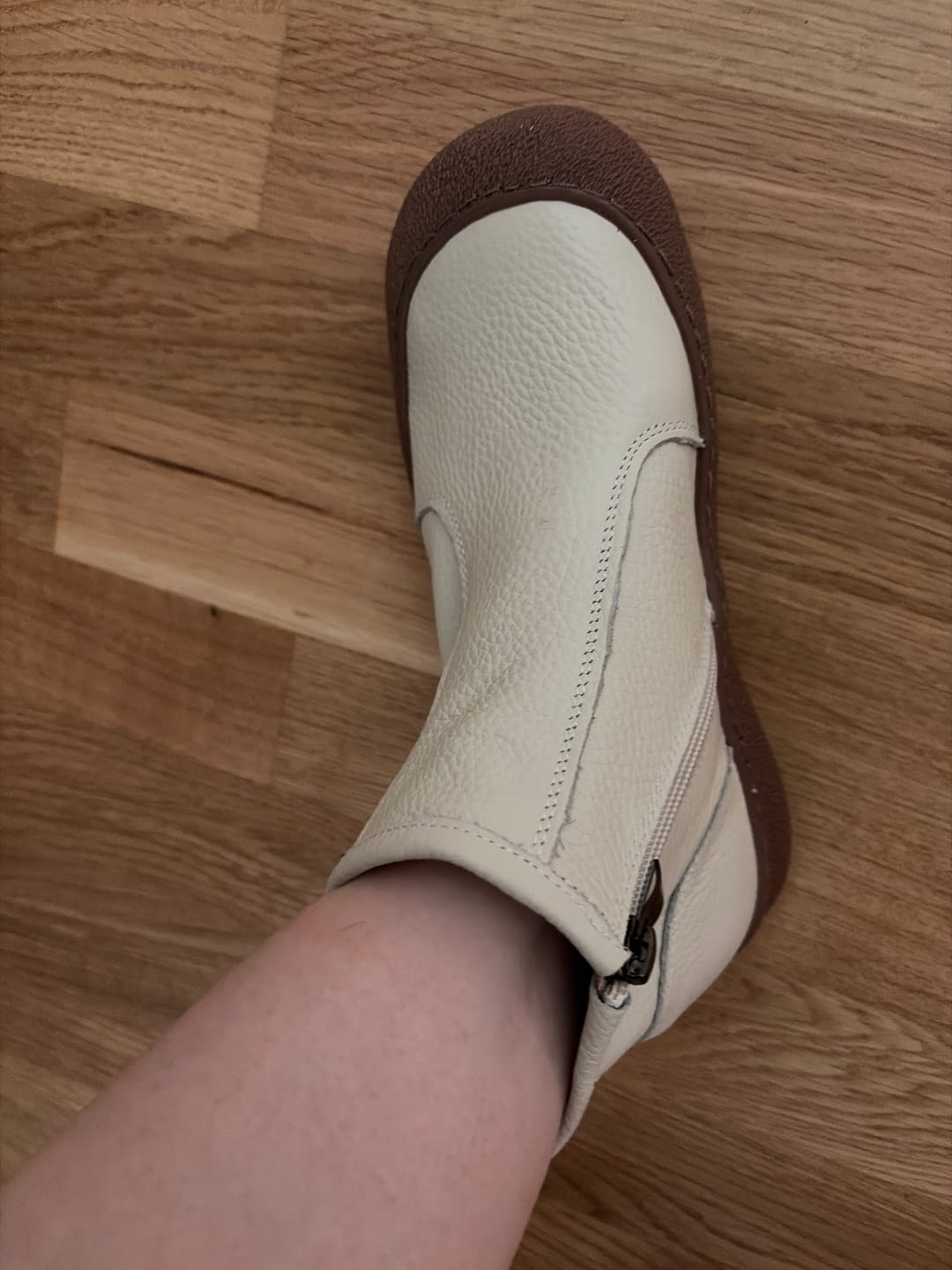 Customer photo review of Women Genuine Leather Zipper Flat Ankle Boots