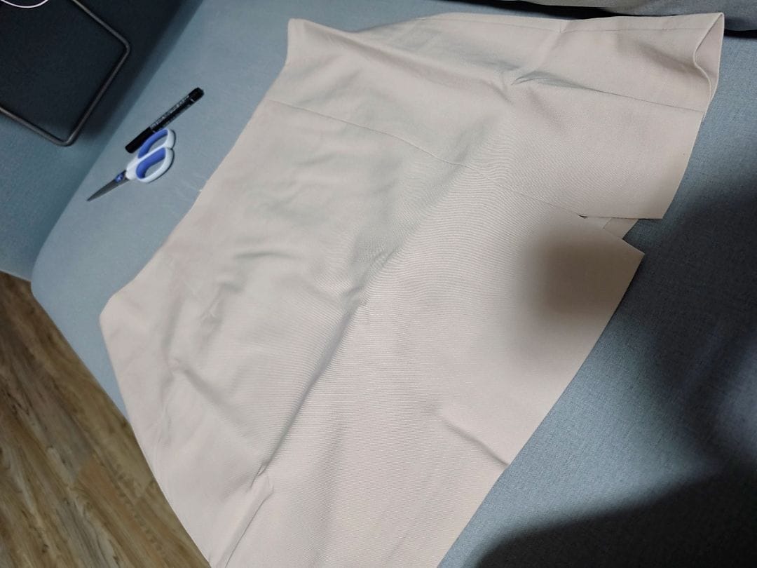 Customer photo review of Seamless Front Slit Skorts