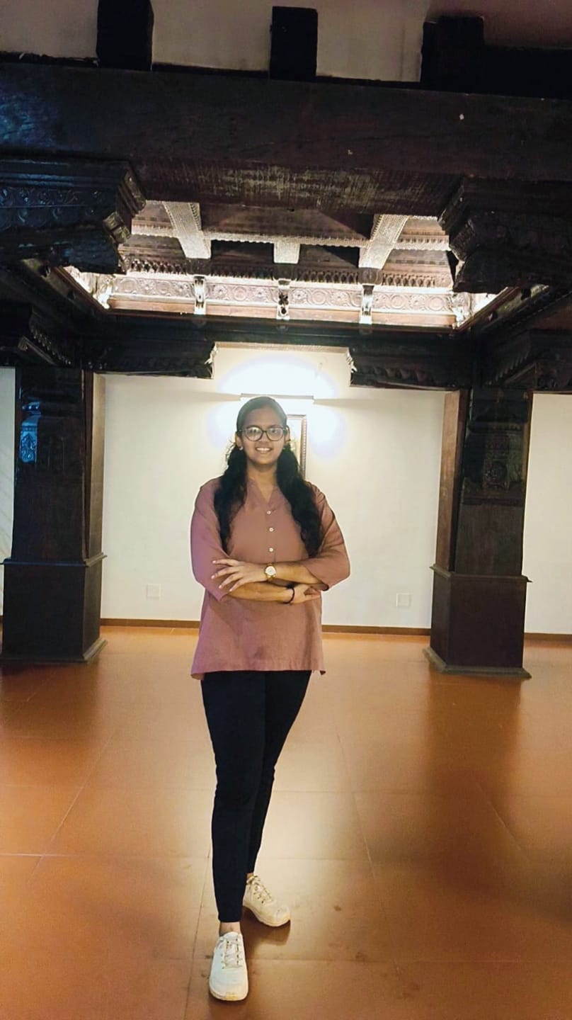Customer photo review of Women Black 4-Way Stretchable Pants