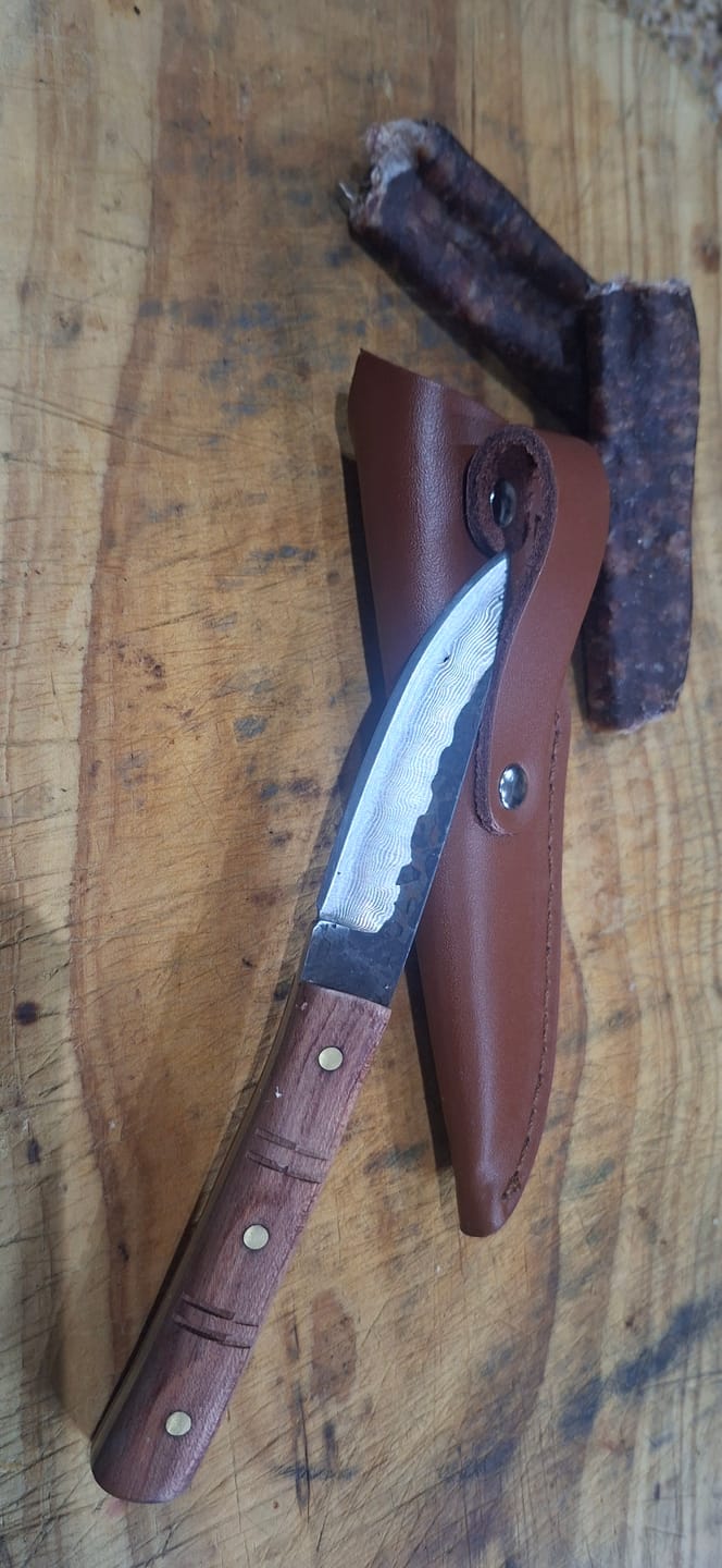 Customer photo review of BRAAIPLANK™ BosLem (16cm Damascus, Hammer Forged Bush Blade)