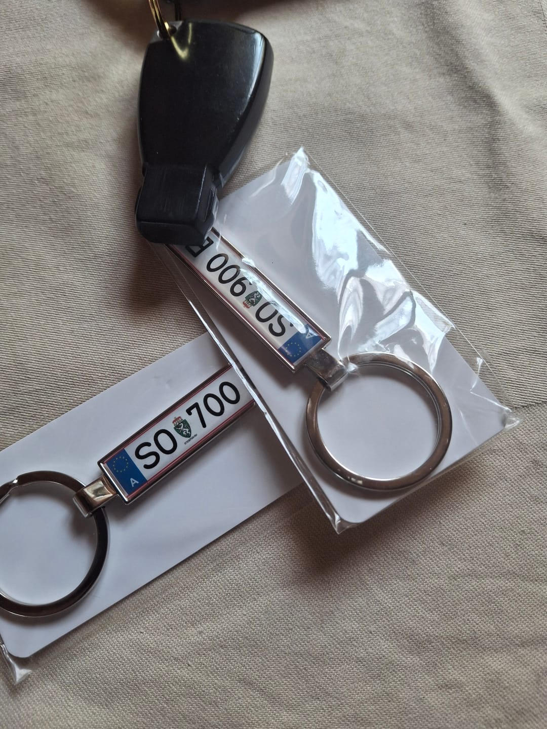 Customer photo review of Österreich Kennzeichen Schlüsselanhänger Mini Nummernschild Metall