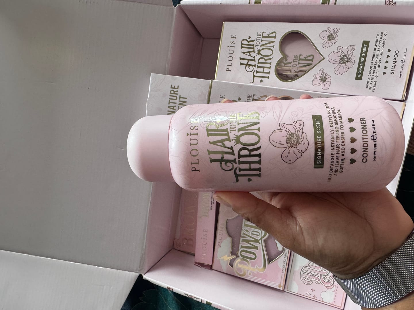 Customer photo review of Signature Scent Shampoo & Conditioner Set
