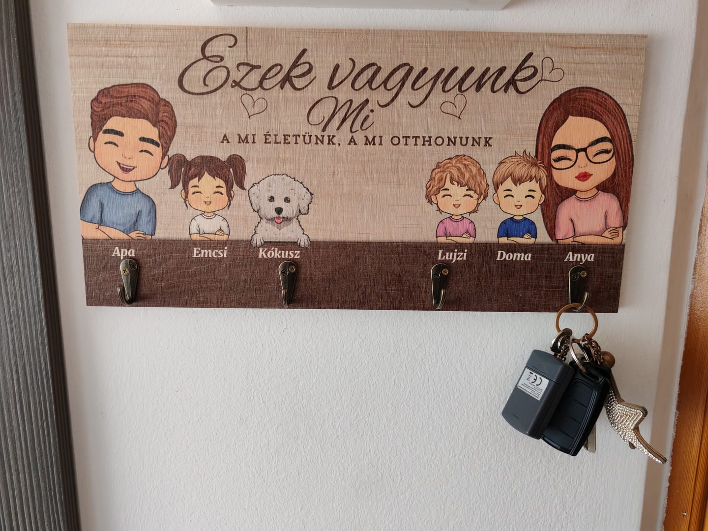 Customer photo review of Szívből Faragva ™ - Személyre Szabott Fa Kulcstartó