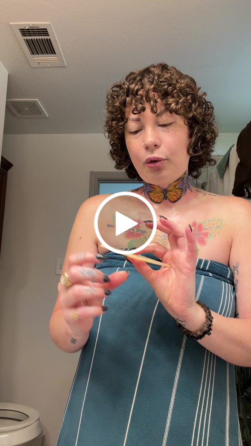 Customer video review of Acetate Volume Pick Comb