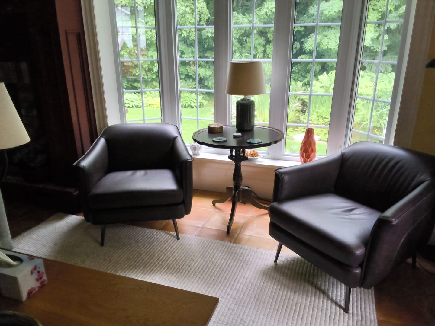 Customer photo review of Lusso Vintage brown leather lounge chair