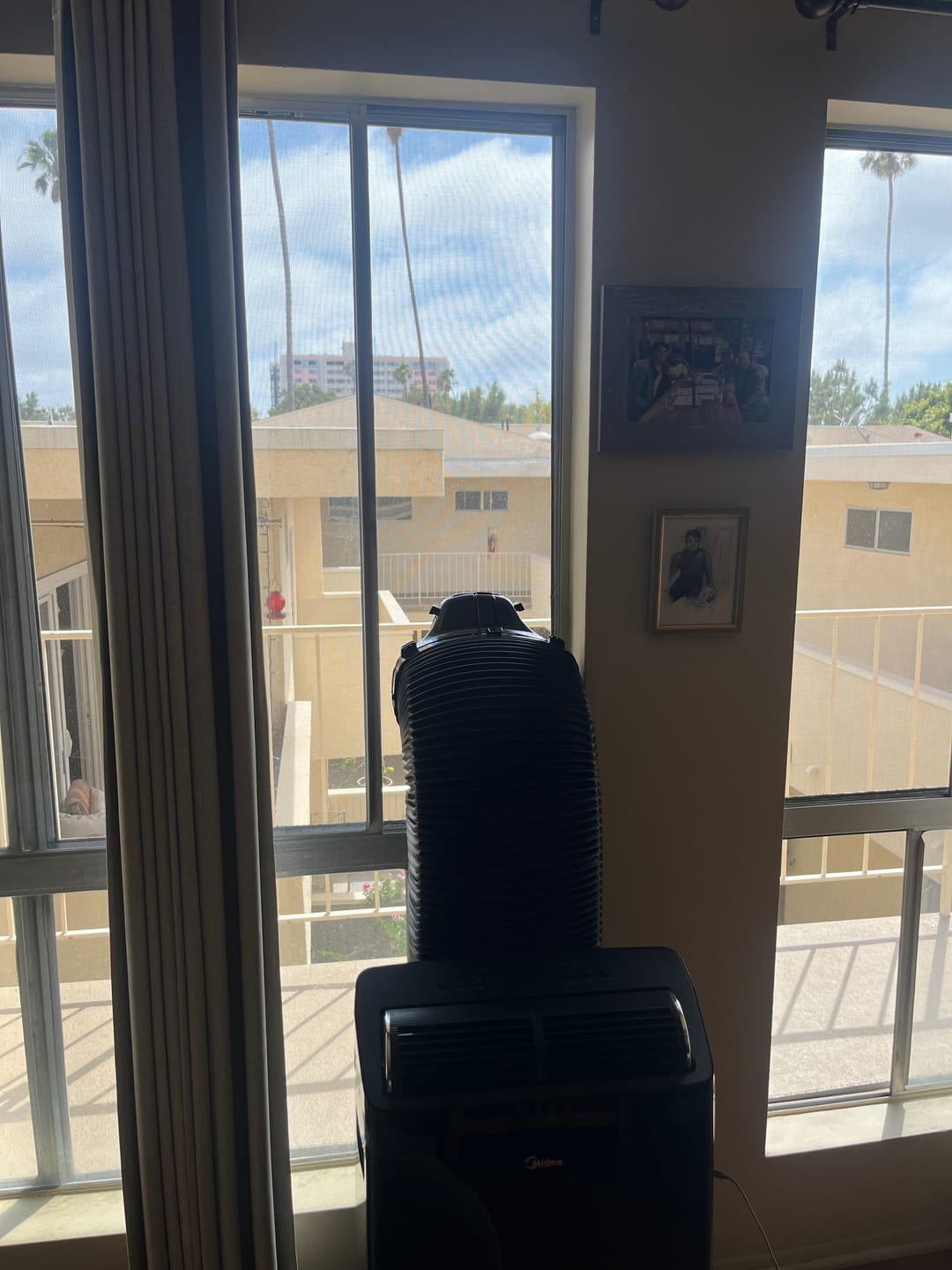 Customer photo review of Custom Portable AC Sliding Window Vent Kit for Windows & Doors